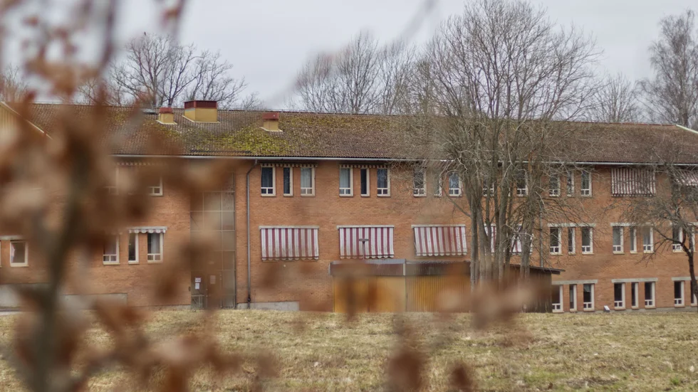 "Skolan ska bombas" var budskapet som ringdes in till förskolan Vättern, som ligger på samma fastighet som Vätternskolan i Motala.