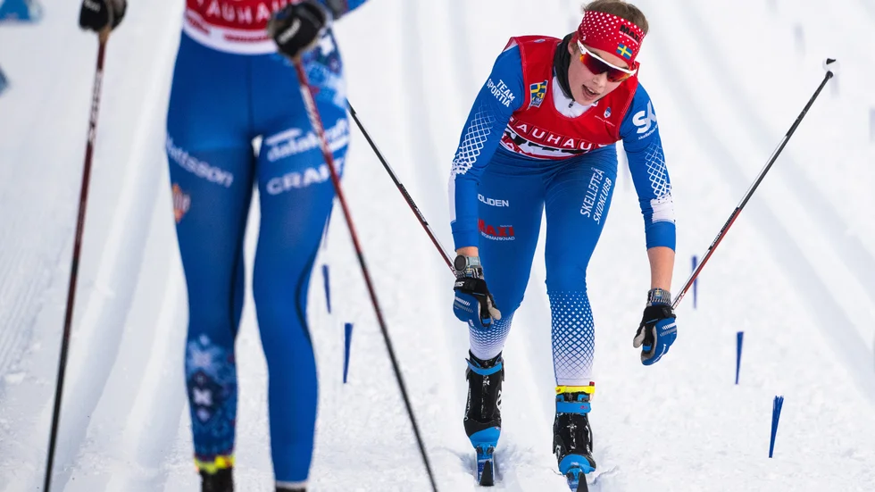 Evelina Crüsell stod för en stark avslutning i JVM-masstarten under onsdagen – men nådde inte hela vägen till en pallplats.