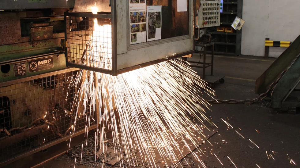 Kätting är gnistrande affärer för Gunnebo Industrier. Trots halverad vinst är det lönsammaste företaget i kommunen, enligt Skatteverket.