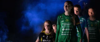TV: Se Endres flickor födda 2015 leda in mästarna i Friends arena