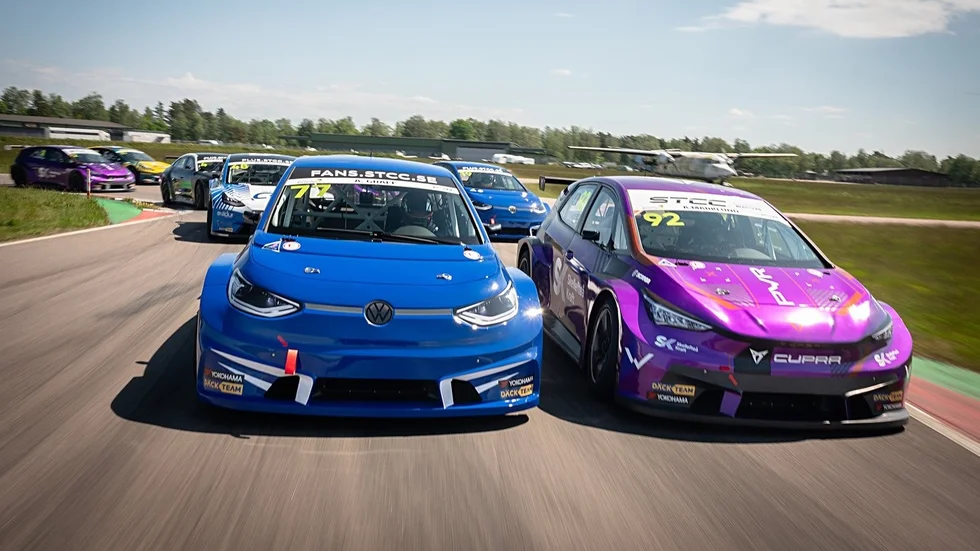 Alexander Graff, t v, är en av förarna i årets STCC. Inom ett par år skulle STCC kunna komma till Uppsala.