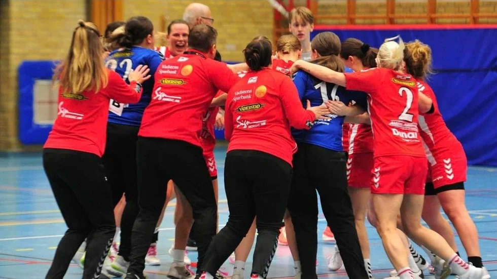 Vadstena HF:s damlag vann hemma mot Erping och är nu två poäng från serieseger.
