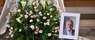 Arne Hegerfors begravs – flera stora sportprofiler på plats