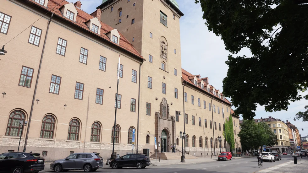
Stockholms tingsrätt dömer Eskilstunabon till fängelse, trots att han anses lida av allvarliga psykiska ohälsa.