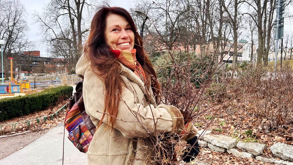 Fia Johansson, Motala: "Att folk är på bättre humör och hälsar. Man är också mer hoppfull om ett liv efter det som varit. Det har varit en jättelång vinter".