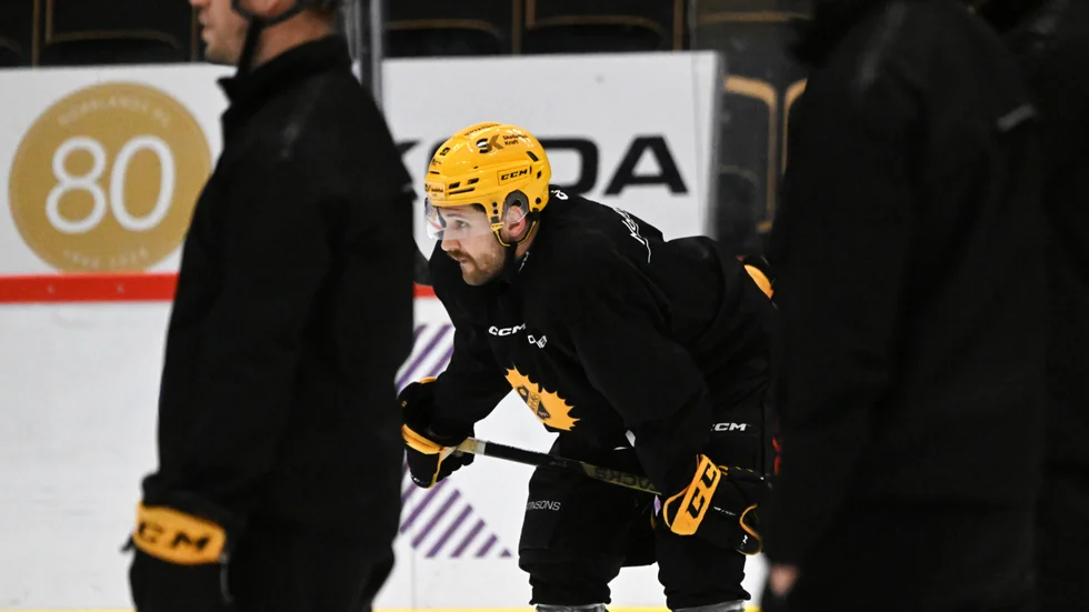 ”Att hjälpa laget med mål och assist är kanske inte mitt största ansvarsområde men det är jättekul”, säger Arvid Lundberg, som efter assisten till Dylan Sikura är uppe i åtta poäng på åtta matcher.