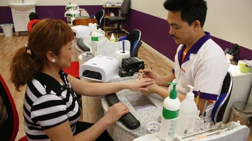 Nhieu och Ngan Dinh har under veckan öppnat sin nagelsalong i Vimmerby. Tidigare har paret salonger både i Västervik och i Oskarshamn.