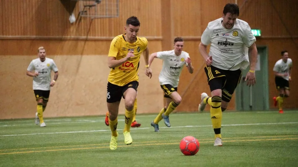 Gullringens Rasmus Bexell avgjorde både kvartsfinalen och semifinalen i slutet.
