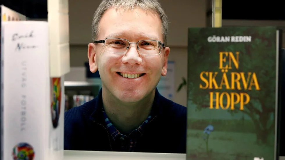 Göran Redin skriver vackert om föreläsningsföreningar: " en kvarleva från den tid när vanligt folk fattade att kunskap var vägen att förändra både världen och sitt eget liv."