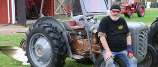 Roland laddar inför plöj-SM i höst