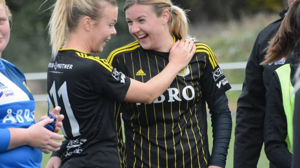 Nathalie Johansson, till höger, var helt avgörande när VIF säkrade kontraktet i fjol.