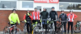 Springer och cyklar tillsammans