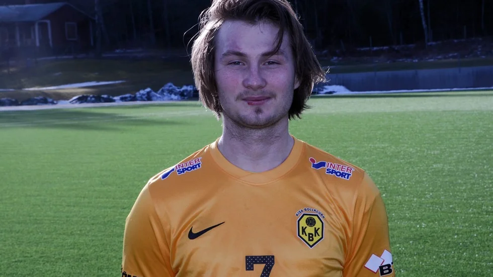 Emil Hellman vred till sitt ena knä i lördagens seriefinal och tvingades kliva av.