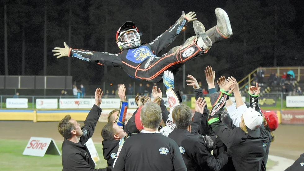Jacob Thorsell hissades efter Västerviks 50–40-seger hemma mot Griparna i finalreturen. Nu återstår det att se om de tackar ja till elitserieplatsen.