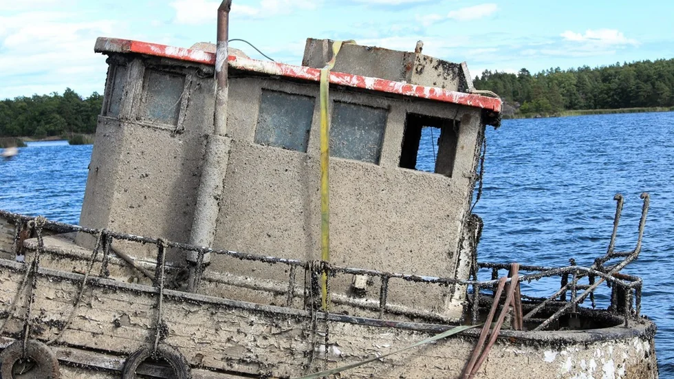I dagsläget kan inte Västerviks kommun svara på när bärgningen i Blankaholm kommer att slutföras. Foto: Ellinor Harrysson