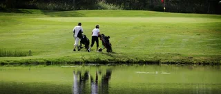 Sköter golfbanor – hotas av böter