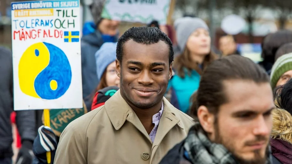 Alexander Bengtsson är moderat politker, han har profilerat sig som en förkämpe mot homofobi och rasism.