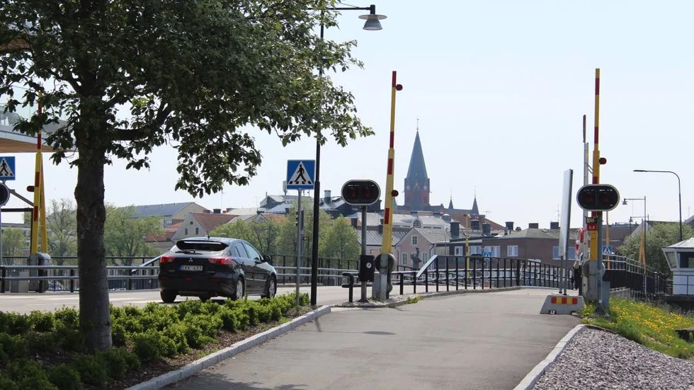 Enligt kommunen finns luft innan man slår i taket för trafiken. Men som vanligt kommer man få vänta vid broöppningar.