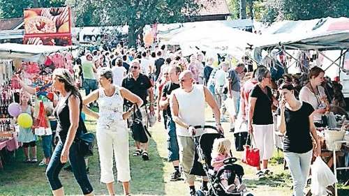 Det var mycket folk som besökte helgens marknad i Hultsfred.