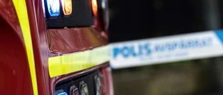 JUST NU: Bil med ammunition i brand - och exploderade
