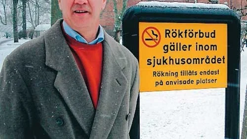 Höglandssjukhusets blir rökfritt både inomhus och utomhus. Sjukvårdsdirektör Hans Gränefält har 2 000 anställda i Höglandets sjukvårdsområde. Ungefär tolv procent av dem uppskattas vara rökare.