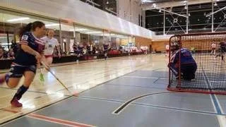 Adelia Pennisi producerade poäng i VM-kvalet. USA är klart för VM efter 15–11 mot Kanada.