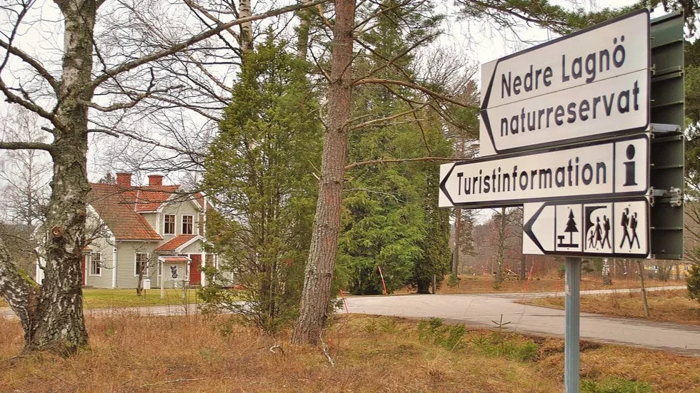 Turistinfo. Edgards i S:t Anna är en samlingspunkt för turister och ortsbor.