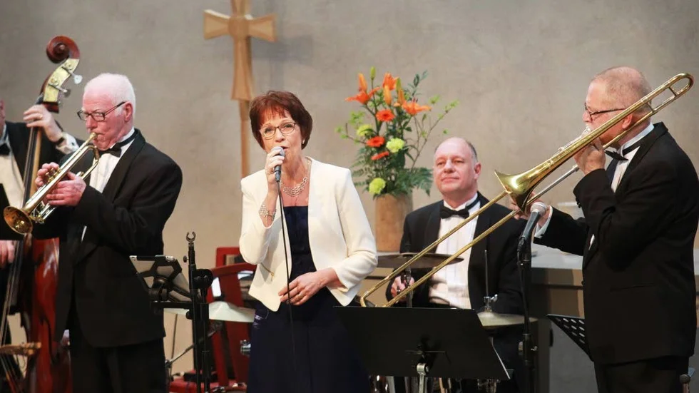 Temptation Jazz Band spelar på välgörenhetskonserten i Ryttargårdskyrkan.