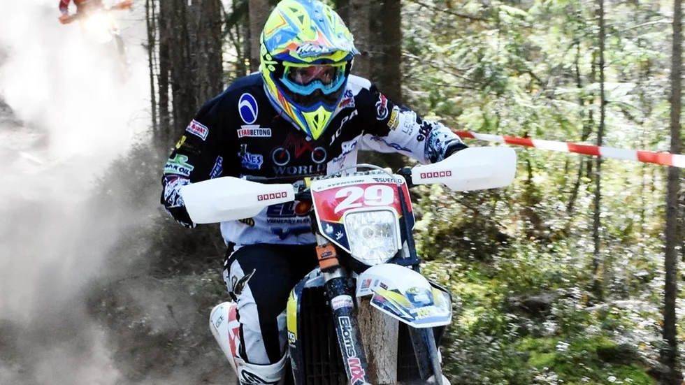 Kalle Svensson, Vimmerby MS, slutade på en fin femteplats i SM1 när den tredje SM-deltävlingen i Enduro avgjordes i Östhammar på lördagen.