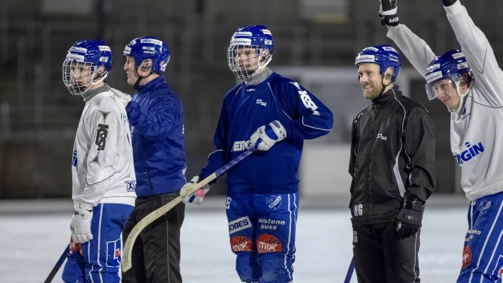 Glada miner trots usel is på sista träningen inför kvartsfinalen mot Villa.