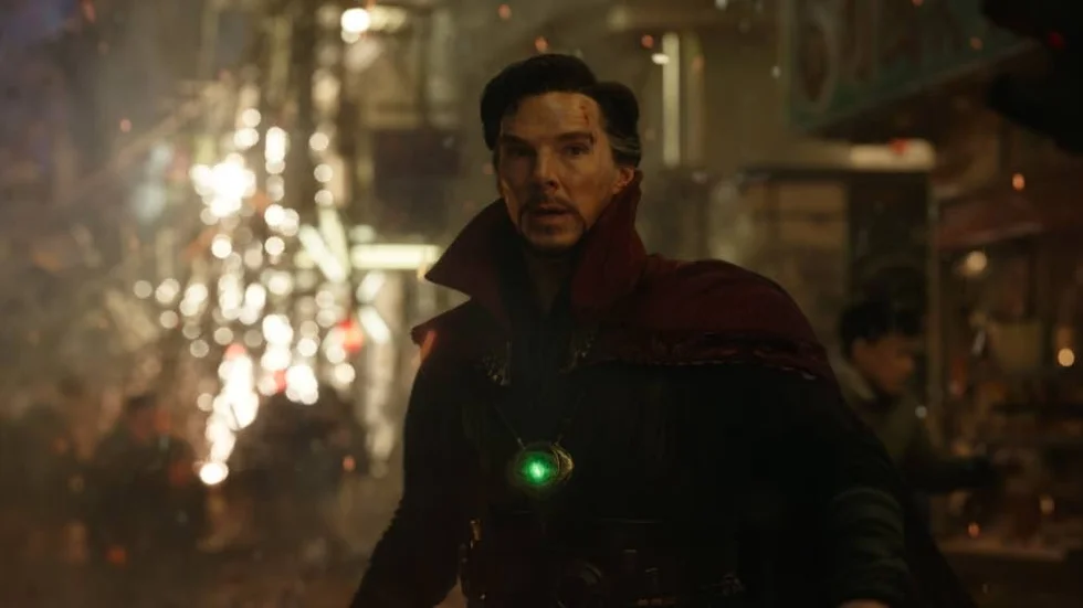 Benedict Cumberbatch skänker både sälta och sötma till rollfiguren Stephen Strange i den 14:e filmen i Marvels planerade serie av superhjältefilmer