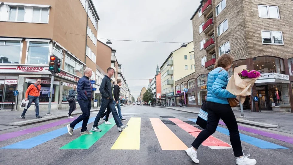 Regnbågsövergångsställe i Linköping