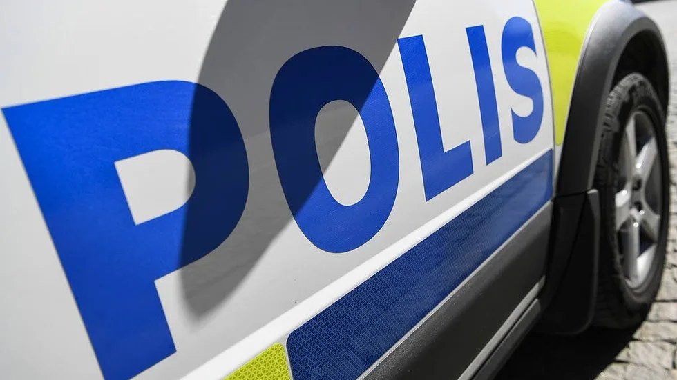 Spaning. Polisen spanar efter en smitare.