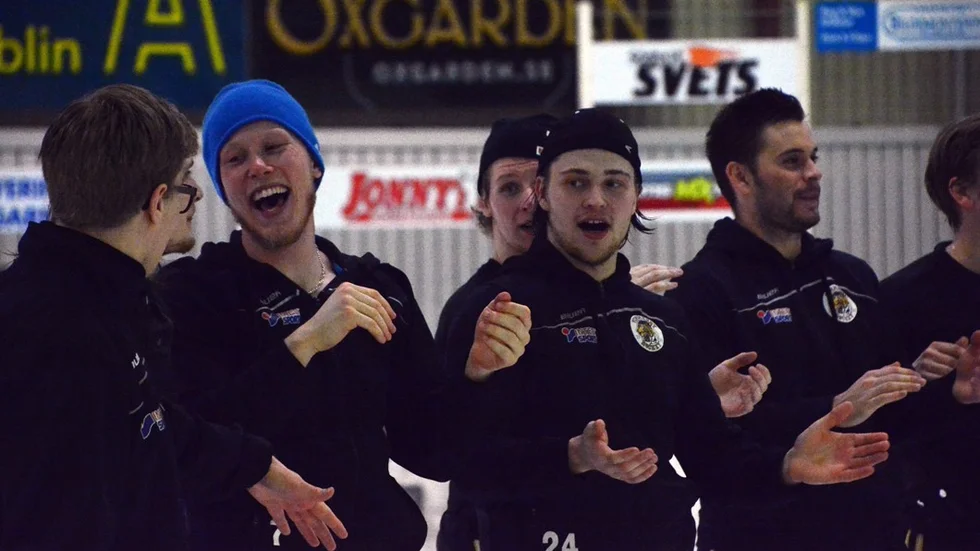 Tidningens sportreporter Micael Rundberg tror att Vimmerby stöter på Mariestad i playoff 2.