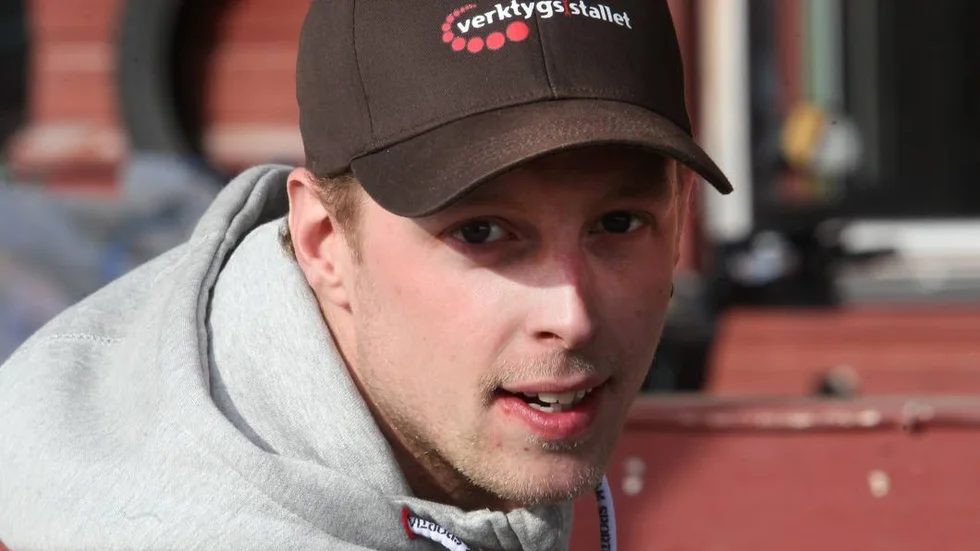 Piraternas Joel Larsson skadades svårt under söndagen och opererades på US i Linköping.