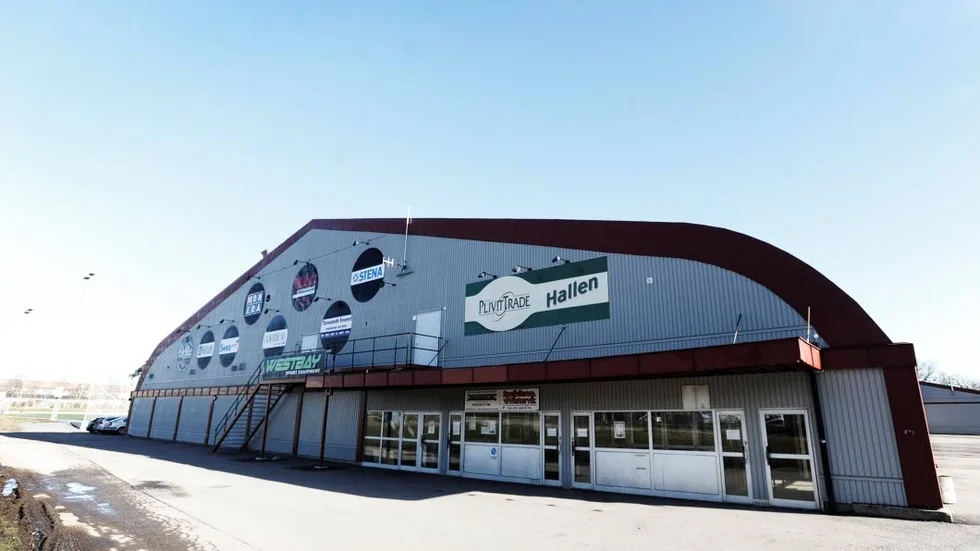 Ishallen. Behovet av bättre idrottslokaler finns på många håll i kommunen.