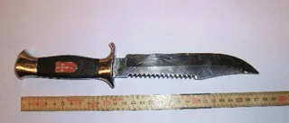 Hundvakten drog kniv