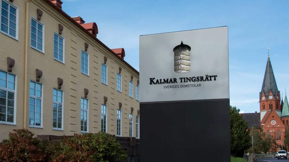 Mennen åtals för att ha brutit sitt kontaktförbud två gånger.