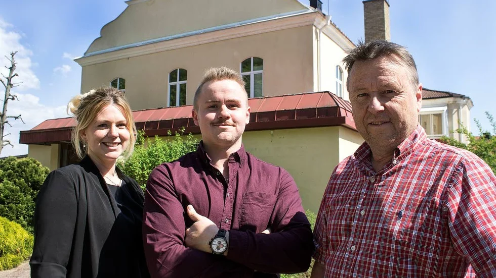 Elin, John och Lars Andersson gör hotell av tidigare Ljud- och bildskolan. En byggand från 1920-talet som tidigare rymt även Blå bands-rörelsen och Jehovas vittnen.