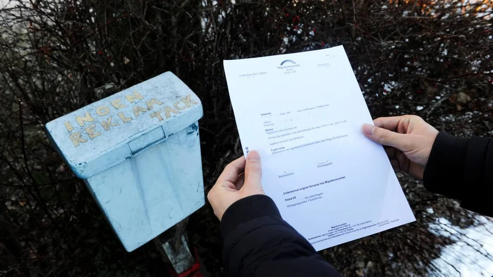Elva ungdomar i Västerviks kommun har fått tillfälligt uppehållstillstånd efter att ha ansökt att få stanna enligt den nya gymnasielagen.