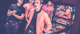 Då släpps Rhymes debutalbum   