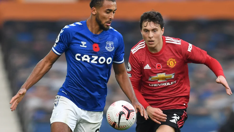 Landslagsspelare som Victor Nilsson Lindelöf, till höger, klarar sig, men för många svenska spelare blir det svårare att nå Premier League efter brexit. Arkivbild.