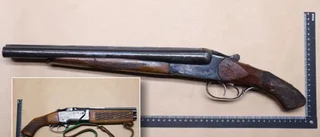 Polisen hittade vapen – 30-åring hoppade från balkong och flydde till trädkoja