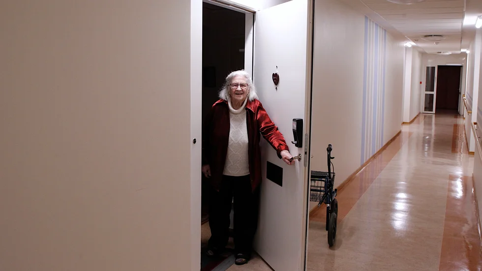 I år väljer Majken Lund att fira jul ensam på grund av pandemin. "Här på Fluxen har vi det jättebra, personalen är helt underbar", säger hon.