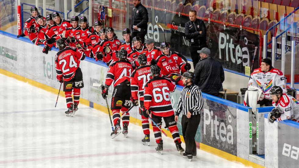 Piteå Hockey får spela inför 300 åskådare hemma mot Övik 13 november.