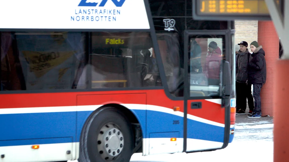 För att öka intresset för kollektivtrafiken i Norrbotten föreslås bland annat bokningsbara bussbiljetter. (Arkivbild)