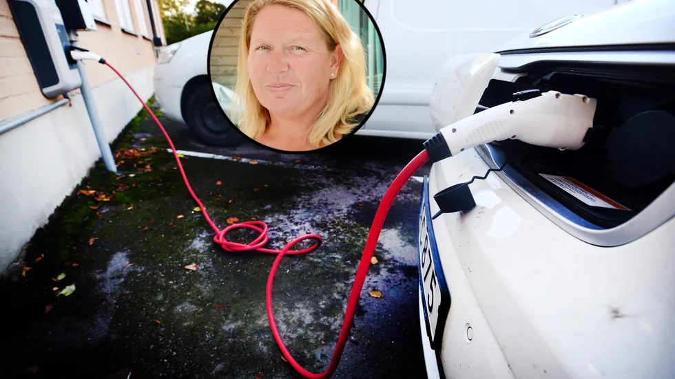 "Det här är absolut en bra investering, det är en bra känsla att köra bilen och inte bidra till något utsläpp alls. En dyr investering men helt klart värt det, av många anledningar", säger Tina Olsson Sirén.