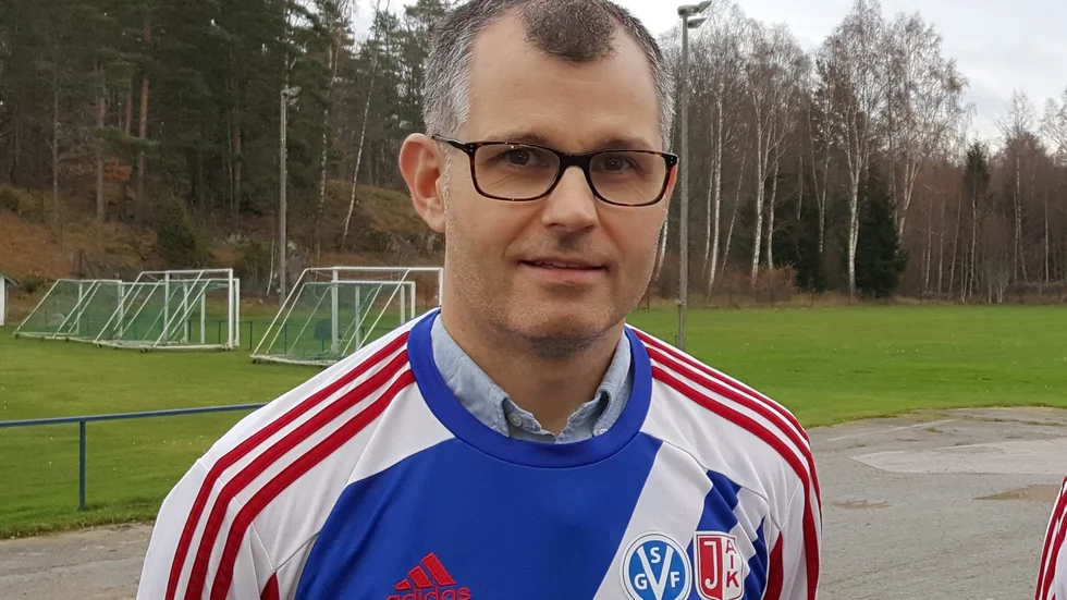 VSGF/JAIK, som tränas av Joakim Svensson, har chans att nå division fem. Djursdala väntar i sista matchen.