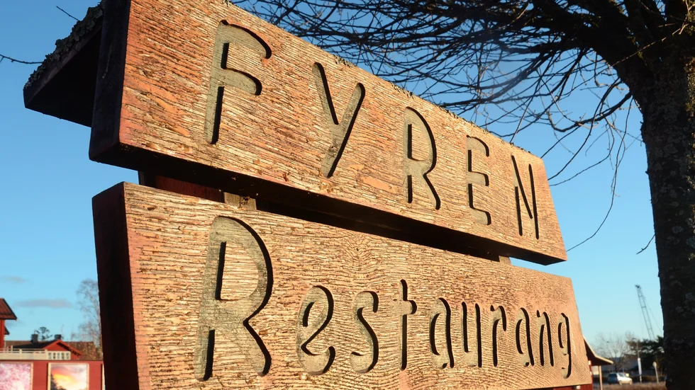 Restaurang Fyren brann upp 2016. Sedan dess har ägaren haft olika idéer kring vad som ska hända på tomten, bland annat ett konferenshotell.