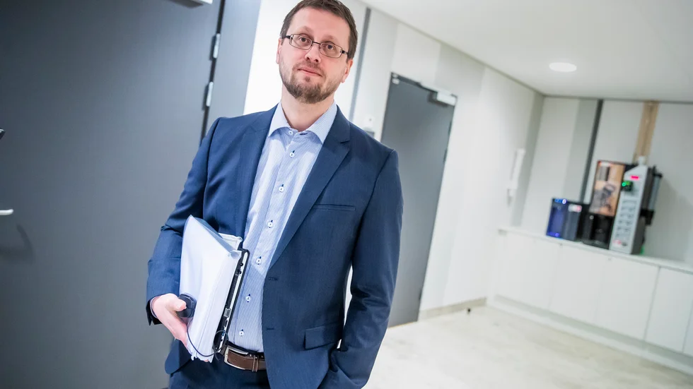 Rickard Finnberg, kammaråklagare, har ännu inte bestämt om han ska överklaga tingsrättens dom eller inte. 